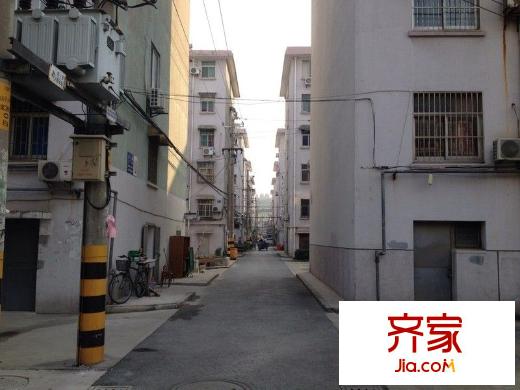 念四二村外景圖 