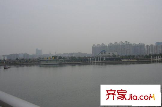 首開水晶城配套圖向北1000米明月湖