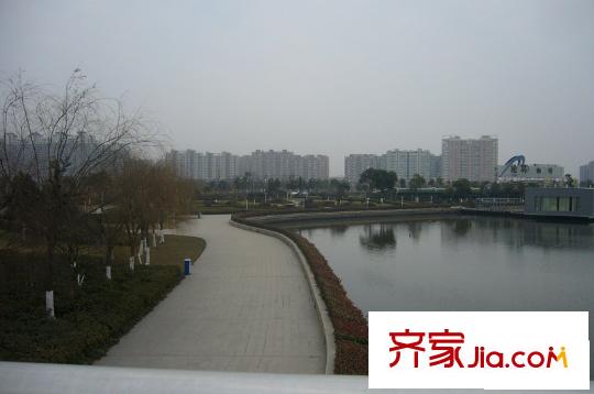 首開水晶城配套圖向北1000米明月湖公園