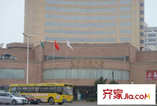財富廣場周邊配套向西200米新世紀大酒店
