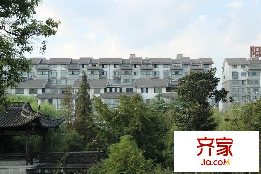 陽(yáng)光水岸花園小區(qū)南面（2015-09-17）