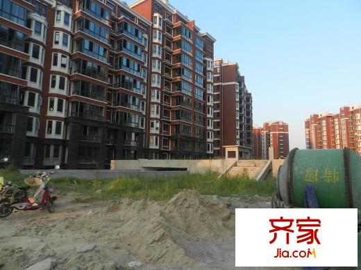 金達(dá)西湖公館小區(qū)中央（2013-08-08）