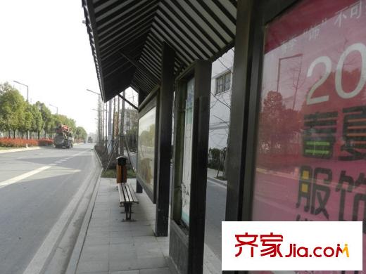 嘉怡麗景花園周邊配套公交站臺(tái)