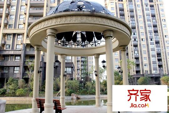 寶能睿城小區(qū)亭子（2015-12-31）