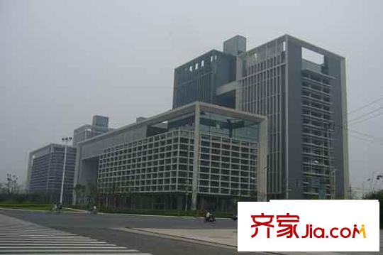 京華城中城周邊配套向東北300米行政中心