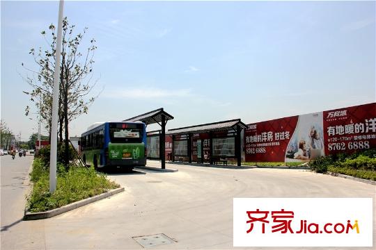 萬(wàn)科城周邊配套公交站臺(tái)