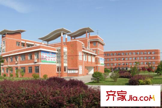 金龍灣莊園周邊配套馬集中學(xué)