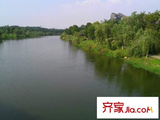 恒通藍灣國際周邊配套沿山河風光帶