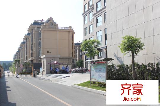 藍(lán)鉆莊園小區(qū)外部（2015-09-07）