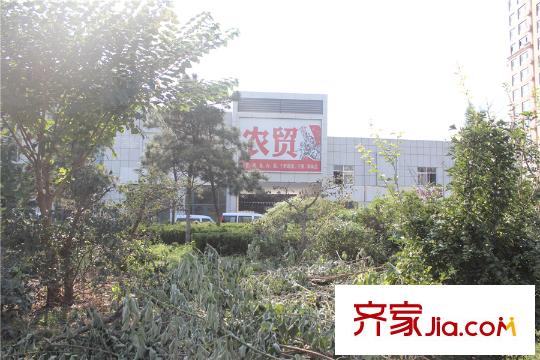 藍(lán)鉆莊園附近農(nóng)貿(mào)市場(chǎng)