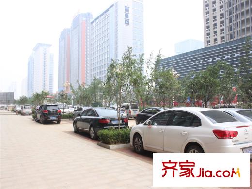 歐韻峰尚車位停放處