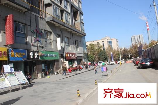 感恩時(shí)代廣場(chǎng)周邊配套-商鋪