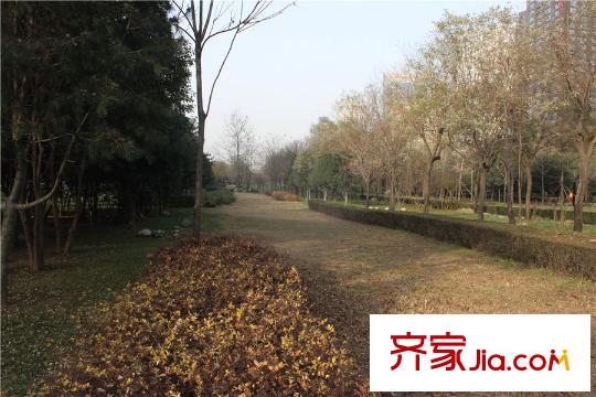 數(shù)字365周邊唐城墻遺址公園