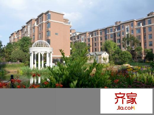 倚能維蘭德小鎮(zhèn)小區(qū)實(shí)景（2014.9.1)