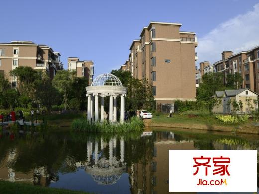 倚能維蘭德小鎮(zhèn)小區(qū)實(shí)景（2014.9.1)