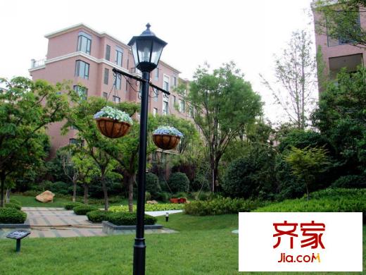 倚能維蘭德小鎮(zhèn)小區(qū)實(shí)景（2014.9.1)