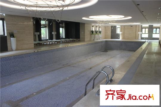 楓林?九溪小區(qū)配套游泳池
