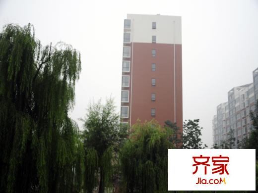 沁園庭小區(qū)內(nèi)景20140625