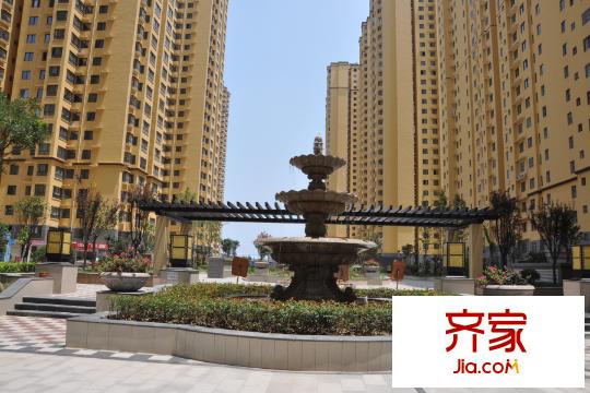 紫境城小區(qū)內(nèi)部（2015.7.7）