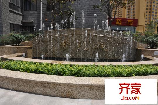 紫境城小區(qū)噴泉（2015.7.7）