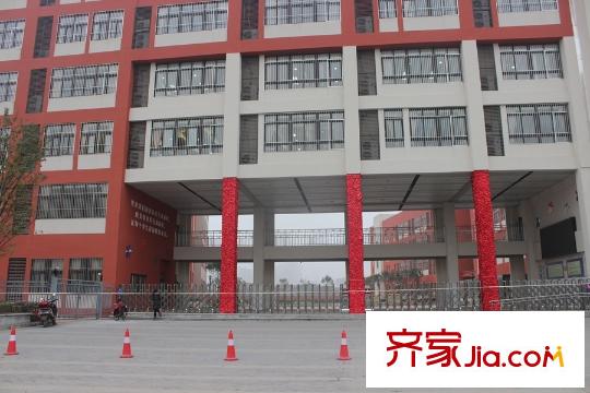 龍湖香醍西岸西北大附小龍湖分校