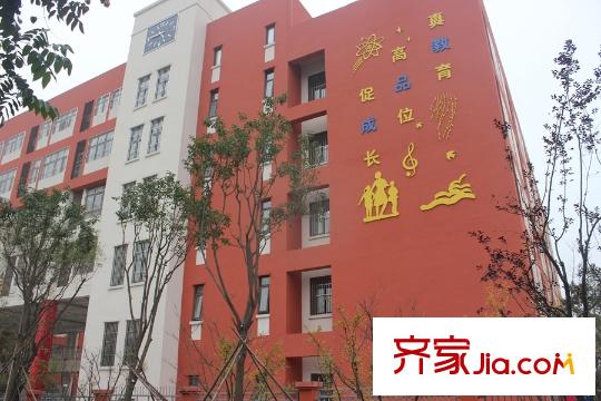 龍湖香醍西岸西北大附小龍湖分校