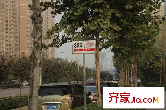保利?拉菲公館周邊配套公交線路（拍攝于2015.10.21）