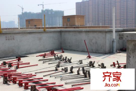 昆明時光小區(qū)樓頂晾衣架（2015.9.16）