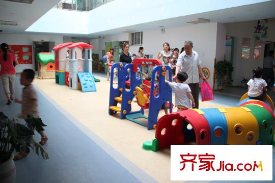 西岸國際花園幼兒園實(shí)景（攝于2012年8月
