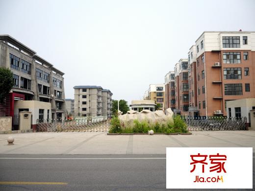 東華花園西門（2014-6-28）