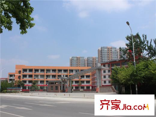龍鳳花園附近校區(qū)