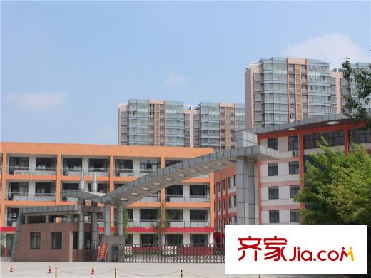 龍鳳花園附近校區(qū)