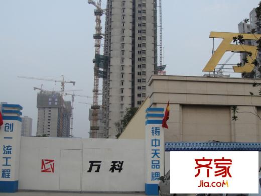 萬科金域華府實(shí)景圖8#樓工期進(jìn)度（2013.10）