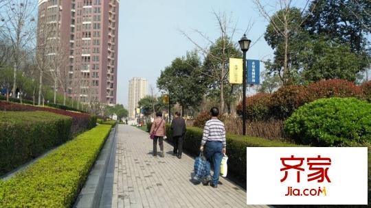 大華曲江公園世家小區(qū)實(shí)景（2015-03-29）