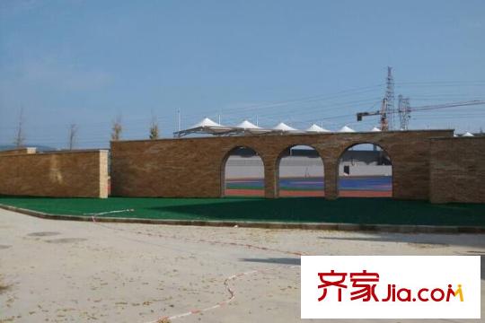 融創(chuàng)天朗?融公館周邊配套――平方米灞絲路學(xué)校一景