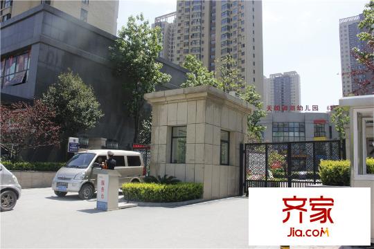 天朗御湖小區(qū)幼兒園（攝于2015.4.21）