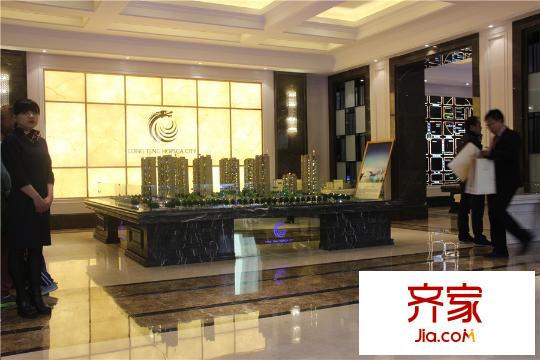 龍騰萬都匯售樓部實(shí)景（2015.04.21）