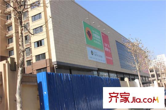萬(wàn)象春天萬(wàn)象廣場(chǎng)