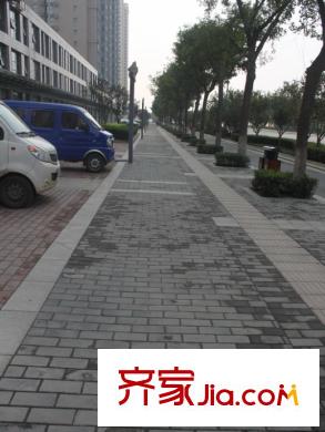 仕府公館鳳城八路人行道