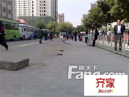 建國路生活小區(qū)外景圖  