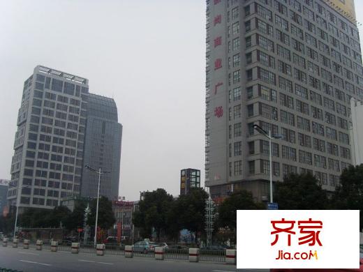 新尚東城外景圖 