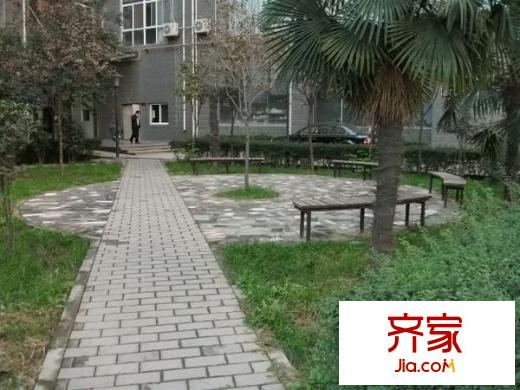 領(lǐng)先時(shí)代廣場(chǎng)外景圖 