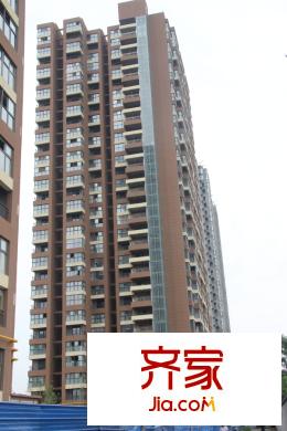 水岸明珠施工進(jìn)度圖（攝于2015年7月15日）