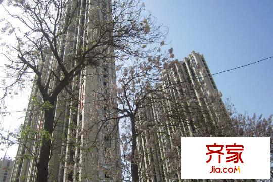 東方米蘭國際城施工進(jìn)度（拍攝于2015年4月23）