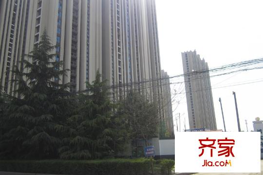 東方米蘭國際城施工進(jìn)度（拍攝于2015年4月23）