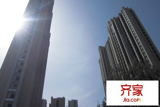 東方米蘭國際城施工進(jìn)度（拍攝于2015年4月23）