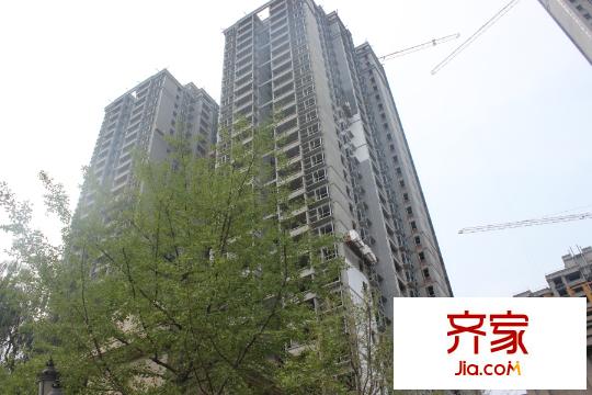 曲江?平方米邸仰拍2號樓施工進(jìn)度（攝于2015-8-10）