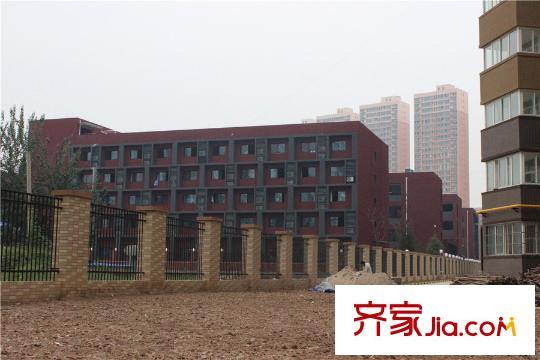 曲江?平方米邸周邊配套―曲江第二小學（攝于2015-9-16）