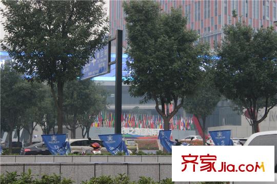 曲江?平方米邸周邊配套―周邊街道（攝于2015-9-16）