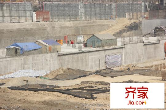 MOMOPARK公寓地基施工中2015.3.11